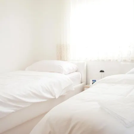 Apartments Zara 아파트 *